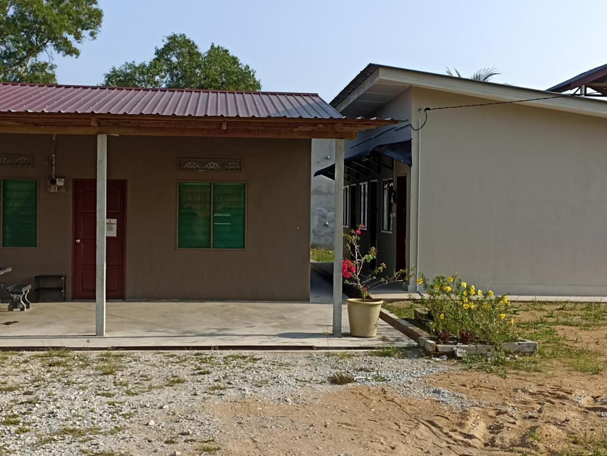 Depulauserai Roomstays Pekan Buitenkant foto