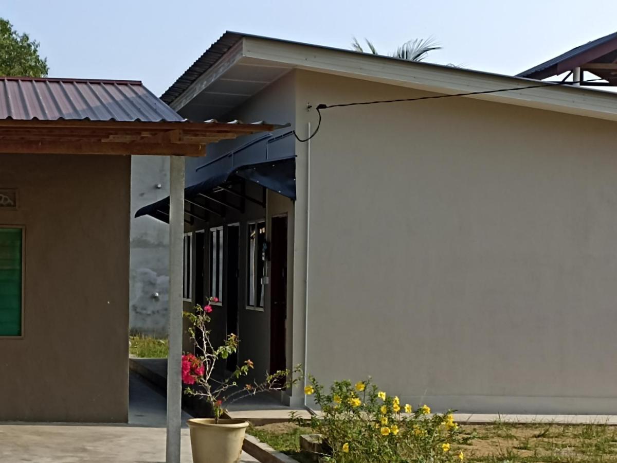 Depulauserai Roomstays Pekan Buitenkant foto